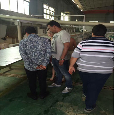 鑫恒力蝕刻機打開國外市場，向世界宣戰(zhàn)