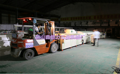 鑫恒力專利產品，全自動水平電解退黑鈦流水線出貨