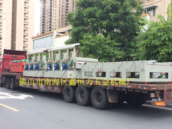 不銹鋼鍋片蝕刻機裝車發貨!