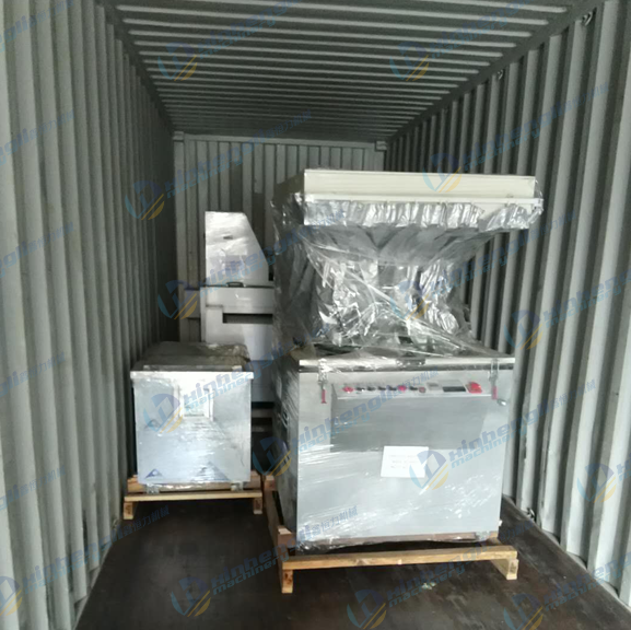 印度客戶定制金屬蝕刻機裝柜出貨！